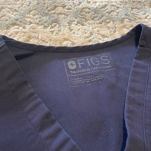 Figs one pocket scrub top, navy